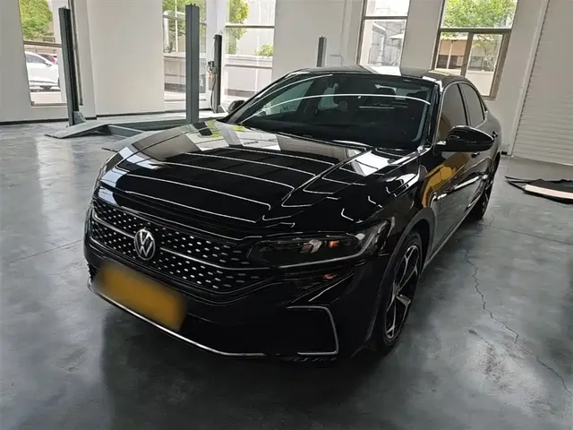 Volkswagen Passat 2023 Facelift 330TSI Starlight Elite Edition