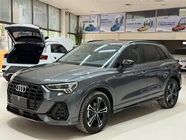 Audi Q3 2023 35 TFSI Fashion Dynamic (1.4T)
