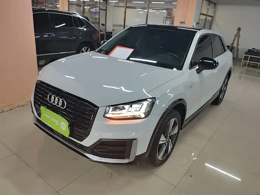 Audi Q2L 2020 35 TFSI Fashion Dynamic Model