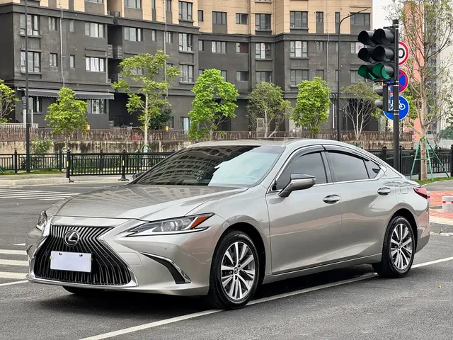 Lexus ES 2020 200 Excellence