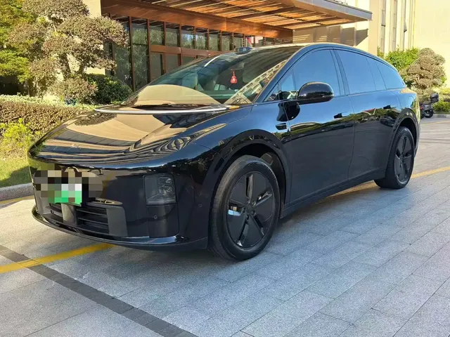 Li Auto i6 2025 2WD Base Model
