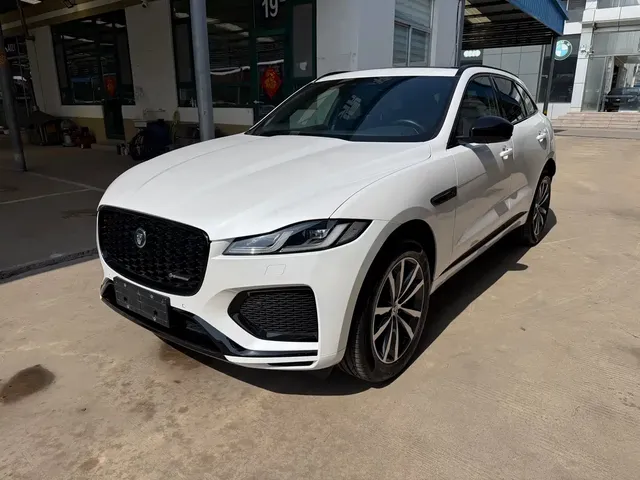 Jaguar F-PACE 2024 P250 R-Dynamic SE