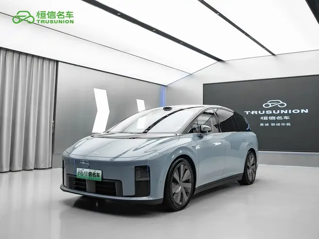Li Auto Li i8 2025 Standard Edition