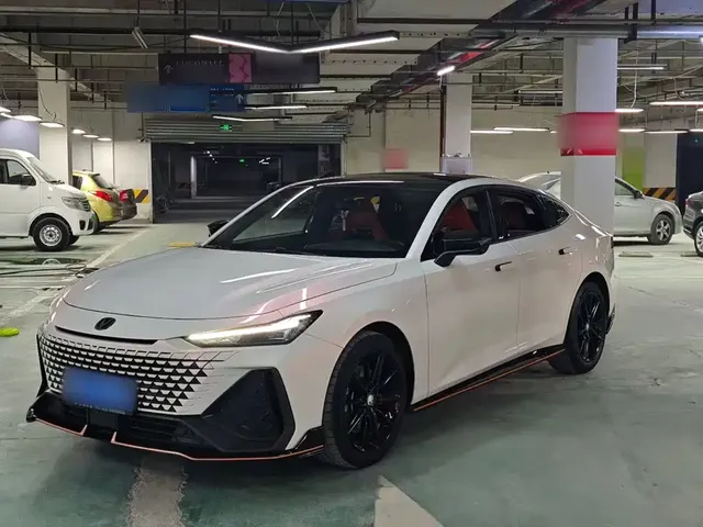 Changan UNI-V 2023 2.0T Sharp Speed Edition