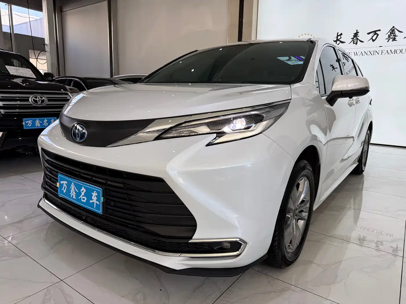 Toyota Sienna 2023 2.5L Hybrid Comfort Edition