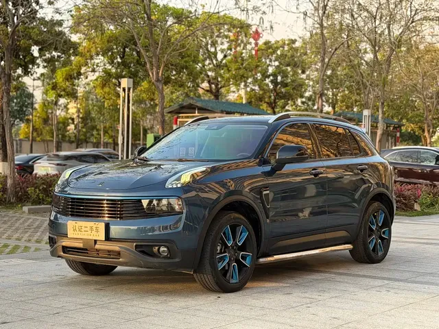 Lynk & Co 01 2017 2.0T 2WD Pro Shine Edition