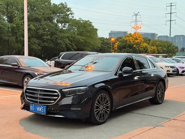 Mercedes-Benz E-Class 2024 E 300 L Premium