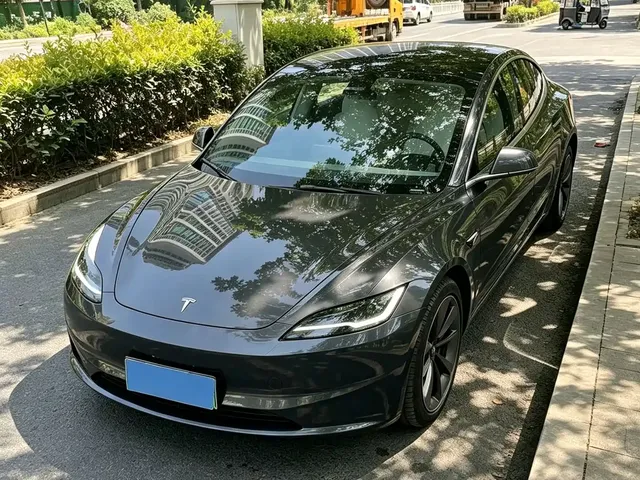 Tesla Model 3 2023 Rear-Wheel Drive