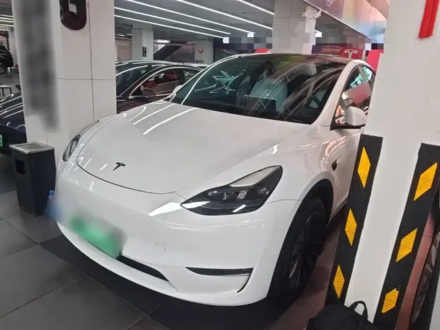 Tesla Model Y 2023 Long Range All-Wheel Drive Edition