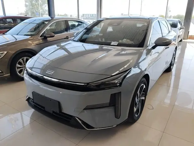 Geely Galaxy L6 2024 125km PLUS Soaring Dragon Edition
