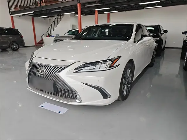 Lexus ES 2020 200 Luxury