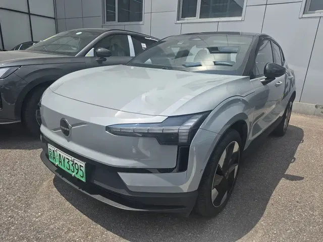 Volvo EX30 2025 RWD Long Range Ultra