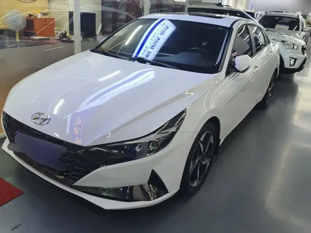 Hyundai Elantra 2021 1.5L CVT LUX Premium Edition