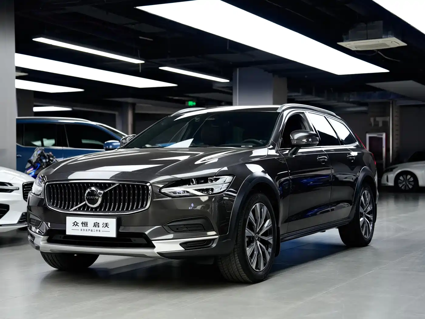 Volvo V90 2024 Cross Country B5 AWD Wisdom Edition