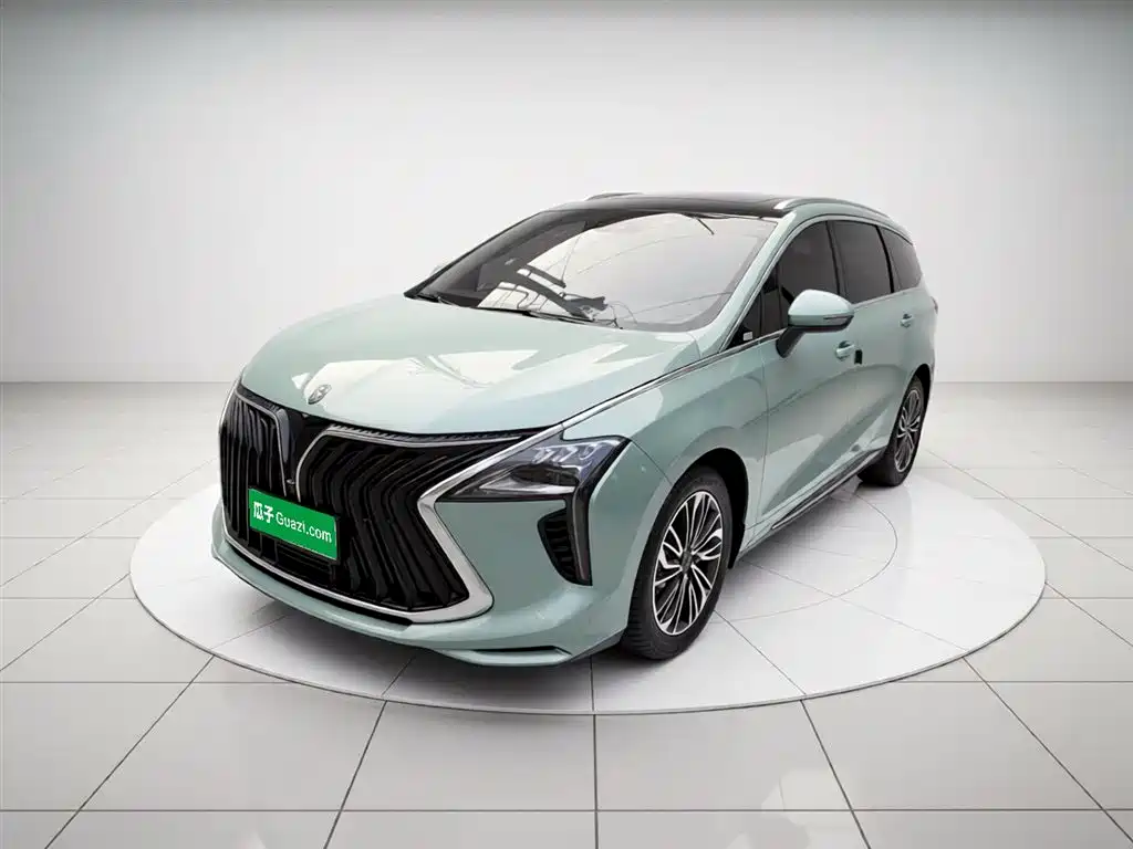 Dongfeng Fengxing Yacht 2022 1.5T DCT Chase the Wind Edition