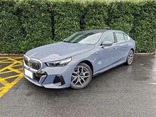 BMW i5 2024 eDrive 35L Premium Model M Sport Package