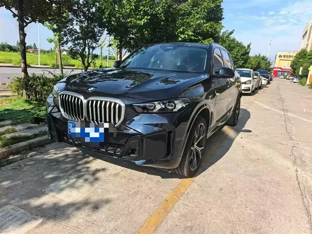 BMW X5 2025 Model xDrive 30Li Exclusive M Sport Blackout Package