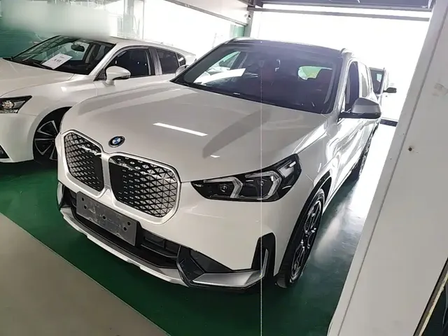 BMW iX1 2023 xDrive30L X Design Package