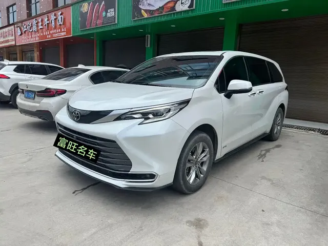 Toyota Sienna 2024 2.5L Hybrid 4WD Premium Edition