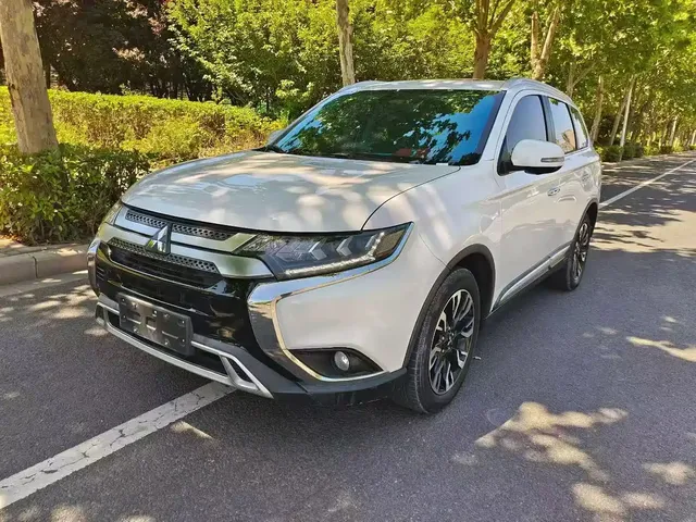 Mitsubishi Outlander 2020 2.4L 4WD Luxury 7-seater