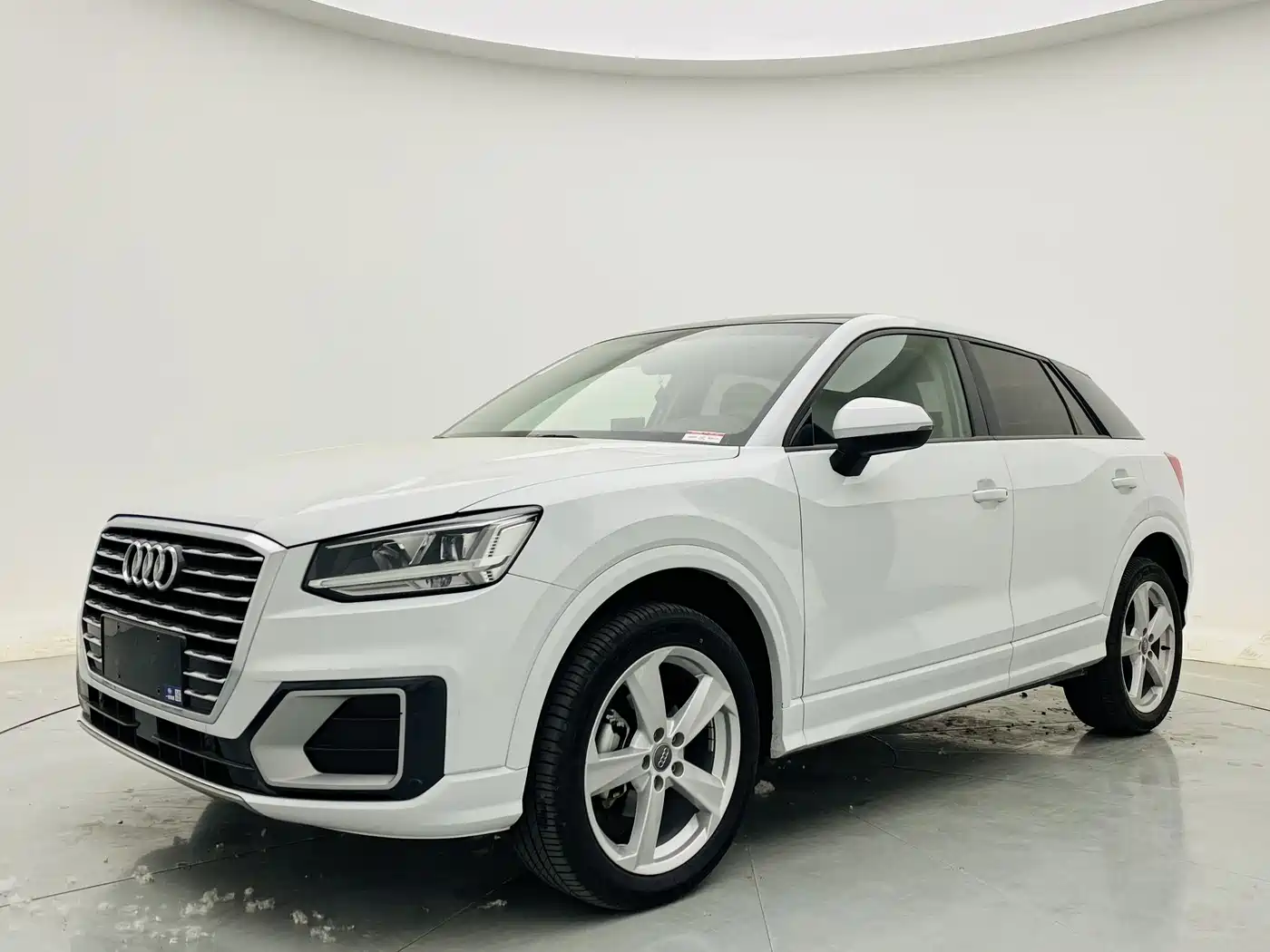 Audi Q2L 2021 35 TFSI Fashion Elegance