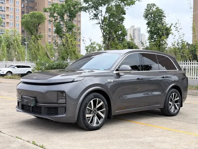 Li Auto Li L8 2023 Pro