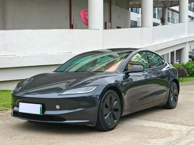 Tesla Model 3 2023 Rear-Wheel Drive