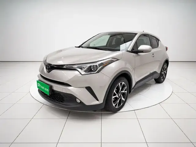 Toyota C-HR 2020 Model 2.0L Leading