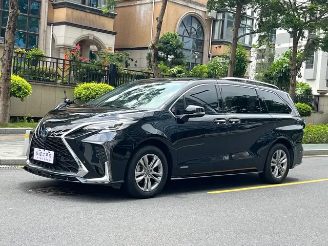 Toyota Sienna 2021 2.5L Hybrid Luxury Edition