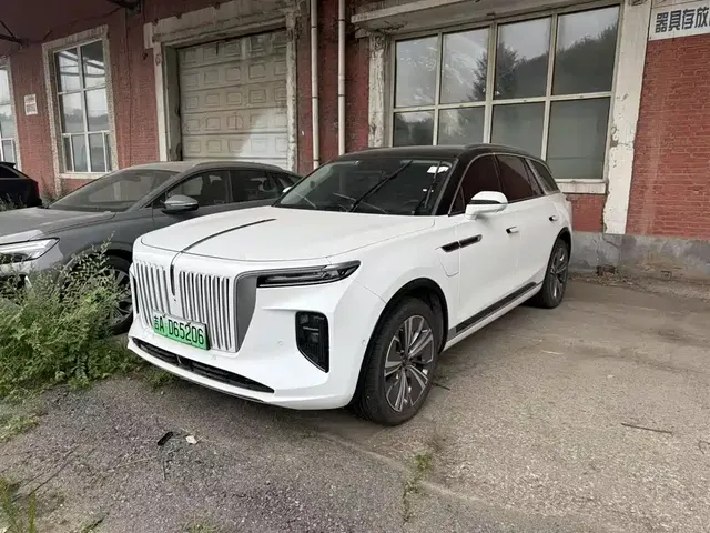Hongqi E-HS9 2022 690km Qi Xiang Edition (6-seater)