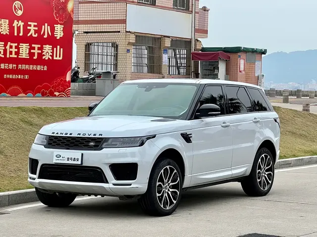 Land Rover Range Rover Sport 2021 3.0 L6 Gloss Black Edition