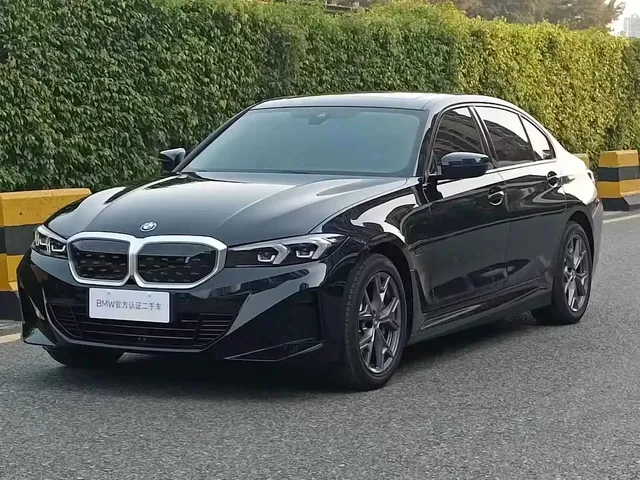 BMW i3 2022 eDrive 35 L