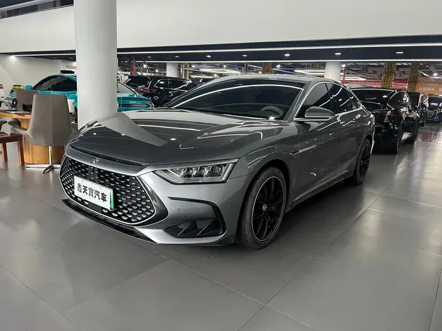 BYD Han 2023 DM-i Champion Edition 121KM Honor