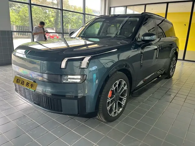 Lynk & Co 900 2025 2.0T Ultra
