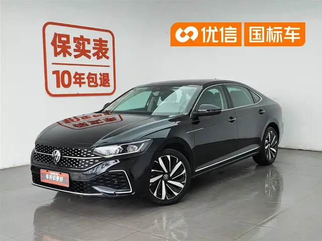 Volkswagen Passat 2022 330TSI Starlight Luxury Edition