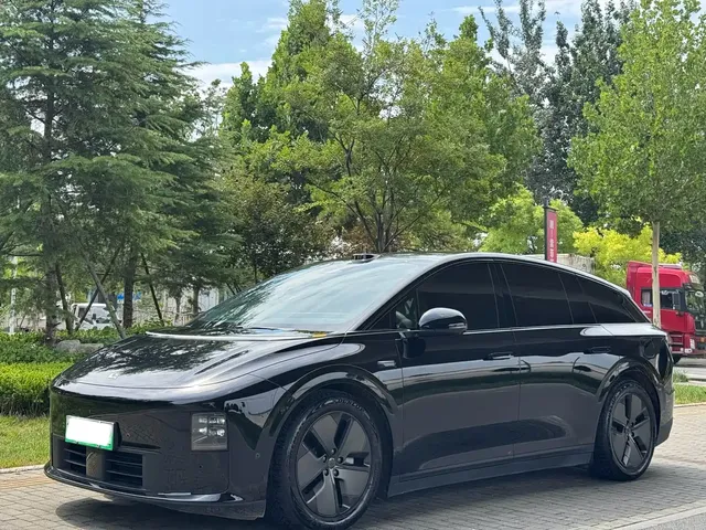Li Auto i6 2025 2WD Base Model