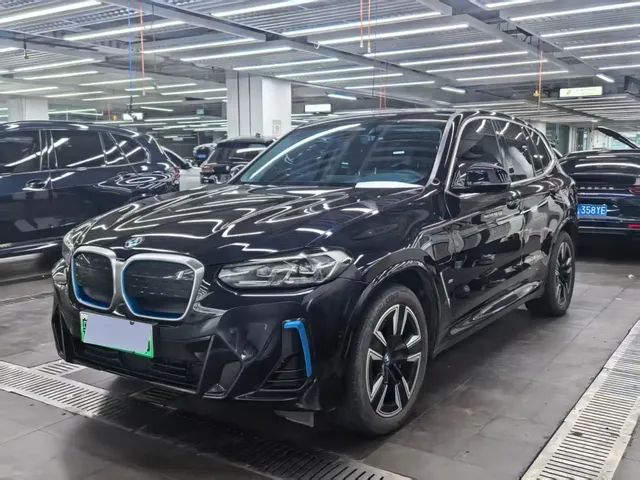 BMW iX3 2022 Leading Edition