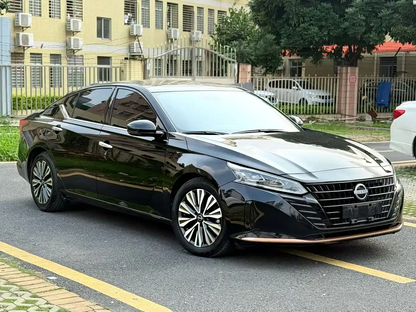Nissan Teana 2024 2.0L SV Black Gold Edition