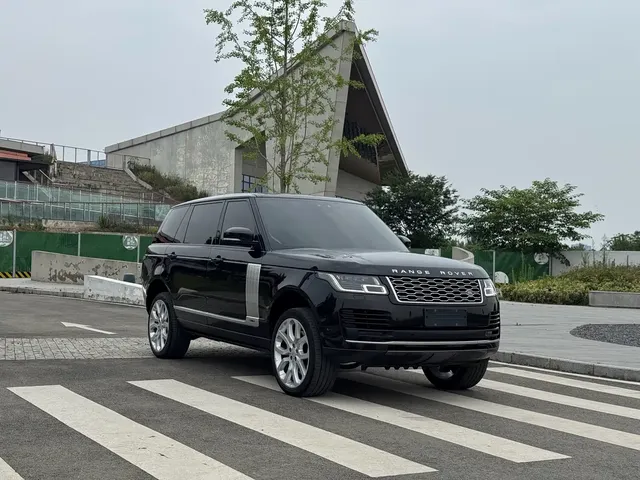 Land Rover Range Rover 2022 3.0 L6 400PS Heritage Extended Classic Edition