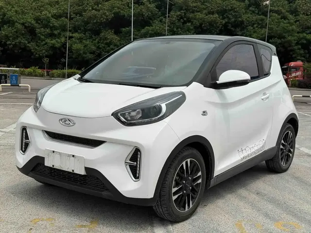 QQ New Energy Little Ant 2022 Facelift Sweet Edition Half Sugar LFP 30.7kWh 30kW 301km