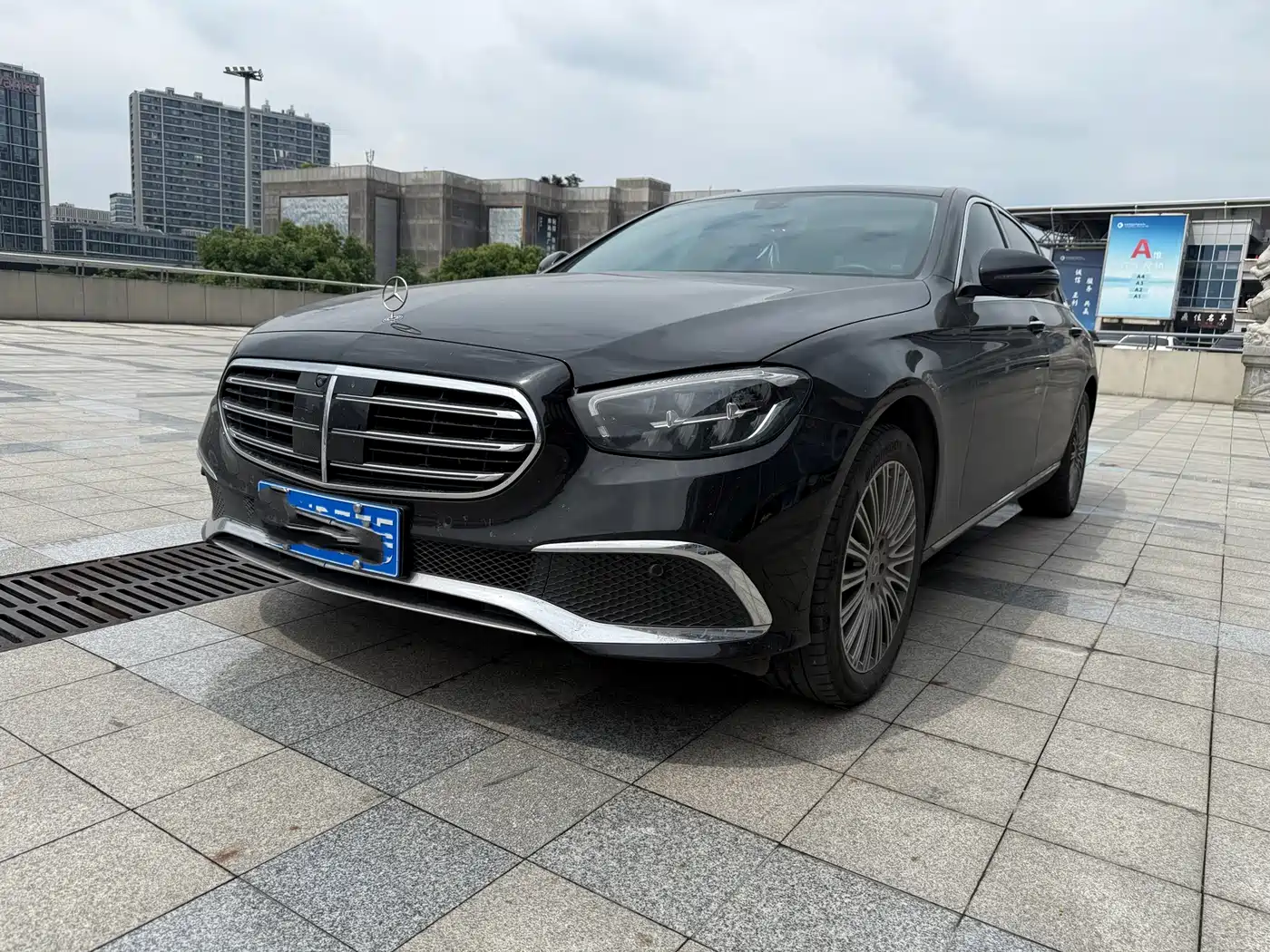 Mercedes-Benz E-Class 2023 E 300 L Fashion