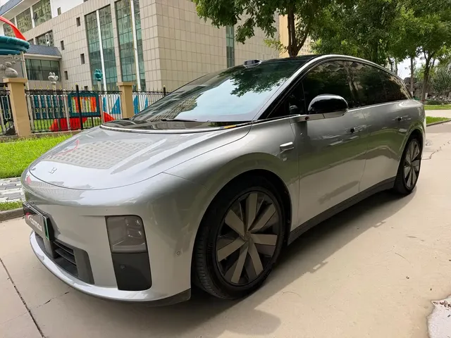 Li Auto i6 2025 4WD Base Model