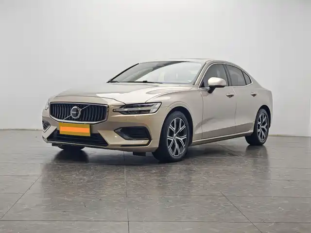 Volvo S60 2023 B4 Smart Comfort Luxury Edition