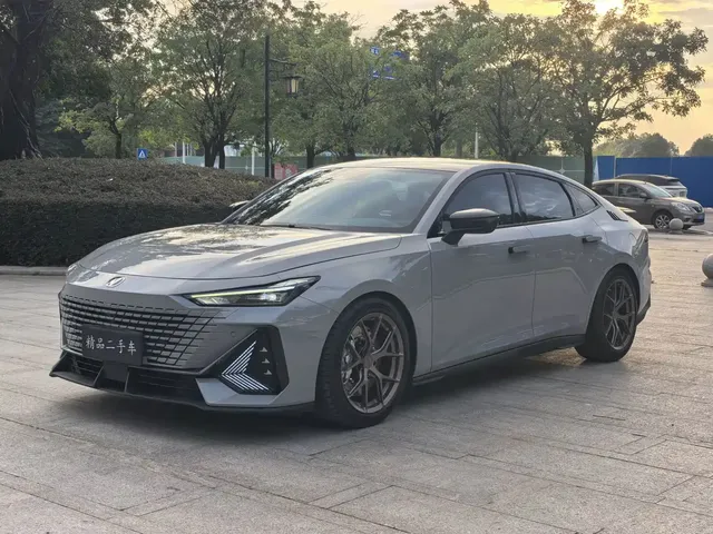 Changan UNI-V 2023 1.5T Luxury Edition
