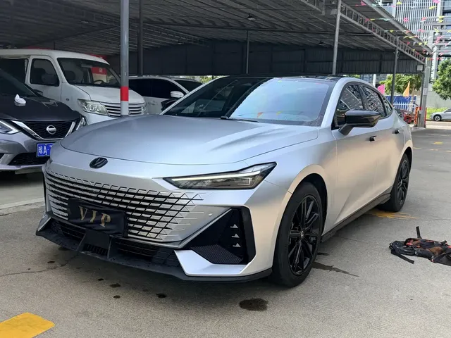 Changan UNI-V 2023 1.5T Luxury Edition