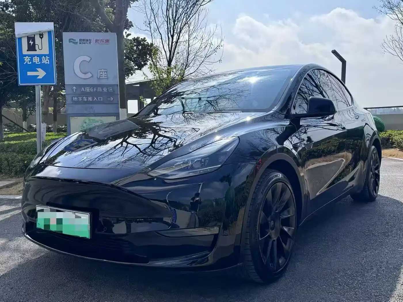 Tesla Model Y 2021 Model Long Range AWD