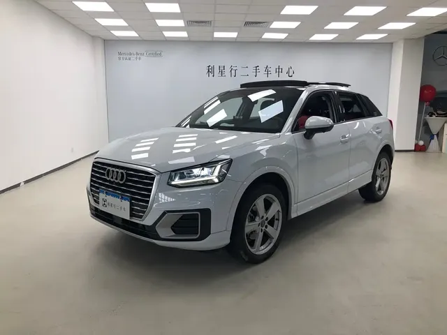 Audi Q2L 2021 35 TFSI Fashion Elegance