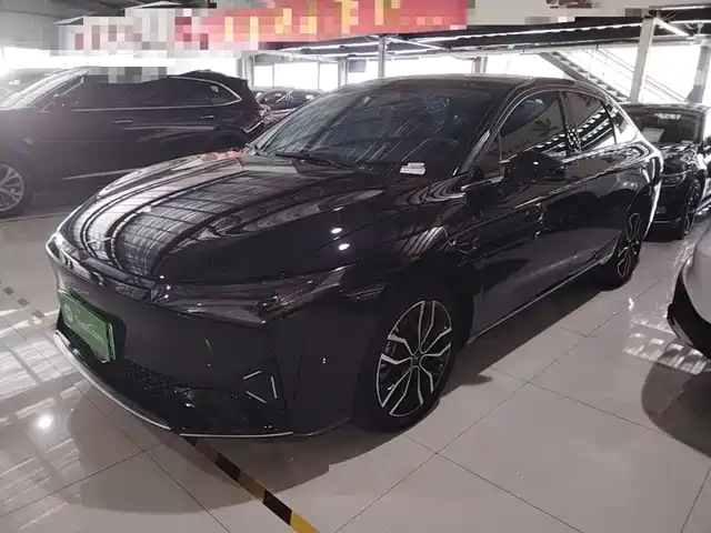 XPeng P5 2022 Model 550E