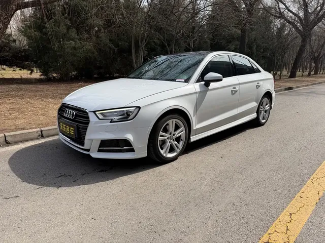 Audi A3 2018 30th Anniversary Limousine 35 TFSI Fashion