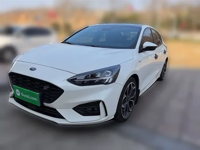 Ford Focus 2021 Sedan EcoBoost 180 Auto ST Line